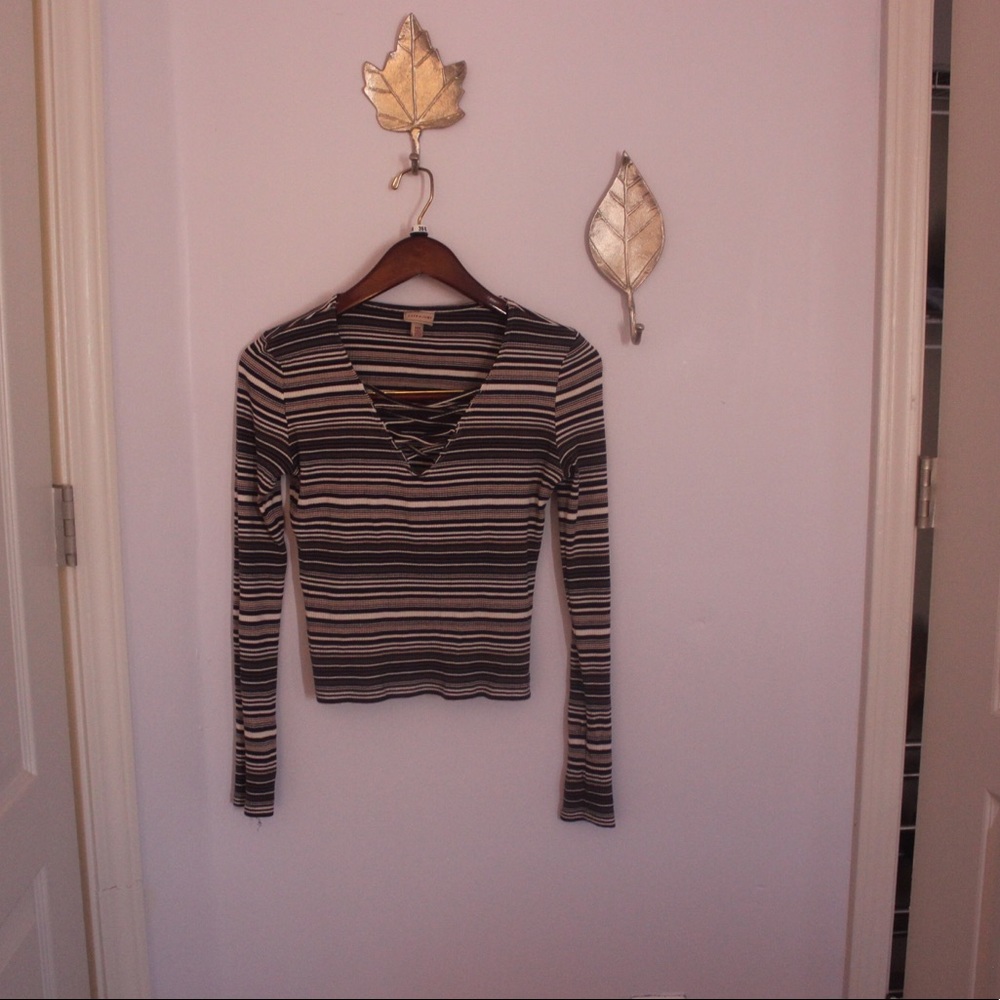 Cross strap V-neck top